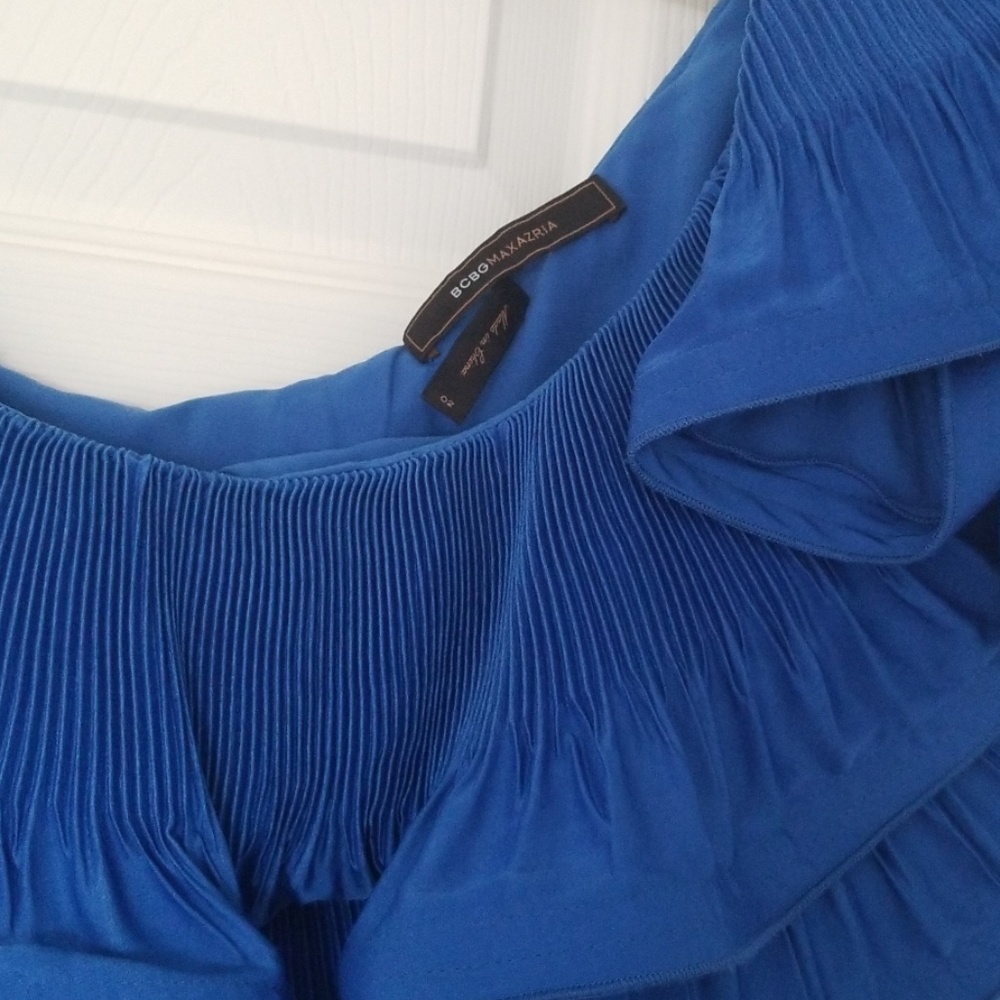 BCBG Ruffle Top - Picture 2 of 2